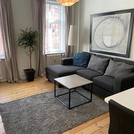 Bright 2-bedroom At Elegant Osterbro *