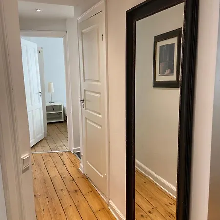 Bright 2-bedroom At Elegant Osterbro Apartment *